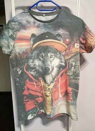 Интересная качественная футболка от хорошего бренда
