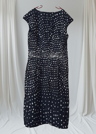 Платье по фигуре лёгкое в горошек