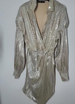 Нарядное металлическое платье missguided