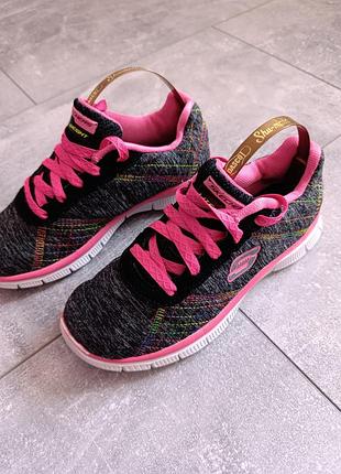Кросівки skechers. 2