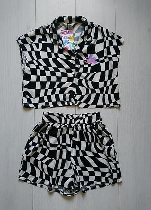 Літній костюм з шортами
