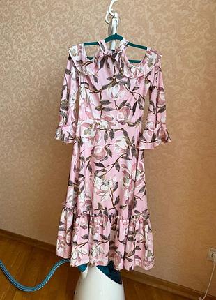 Рожеве плаття olko з відкритими плечима