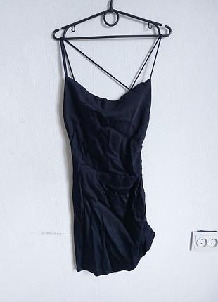 Стильное натуральное платье на бретелях