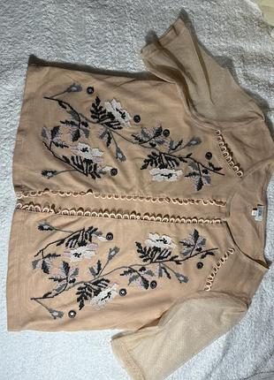 Вишита футболка