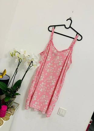 Розовое платье в цветочек boohoo 2хл