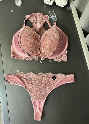 Неймовірної краси комплект hunkemoller noir