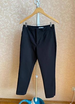 Чорні штани stradivarius