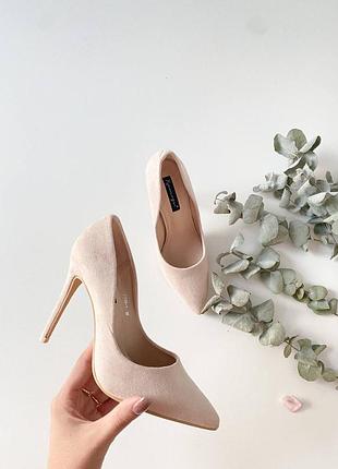 Бежеві туфлі човники на каблуку світлі туфлі лодочки на шпильці базові туфлі на підборах