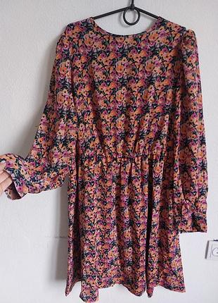 Красивое платье в цветочный принт