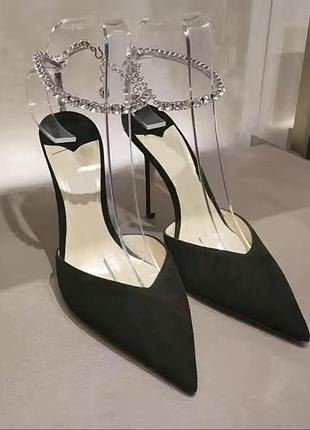 Туфлі на підборах