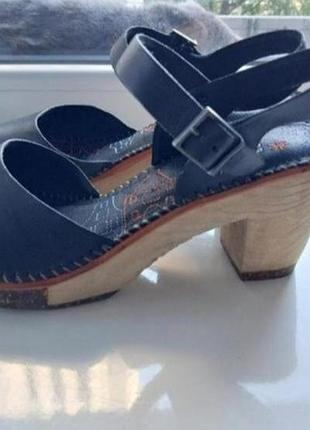 Мега стильные кожаные босоножки el naturalista art на деревянной подошве размер 40