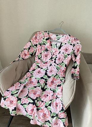 Сукня жіноча в квіти