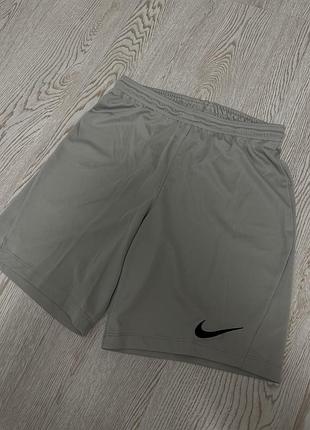 Шорти nike