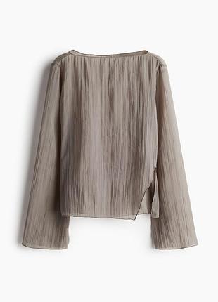 Жатый топ с оверлочными деталями h&m м - новая коллекция