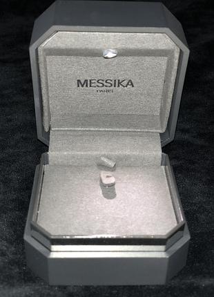 Оригінальне пакування messika з підсвіткою