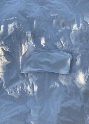 Топ на одне плече