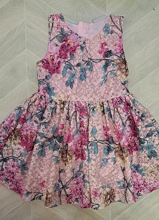 Очень красивое праздничное пышное платье на 4 года