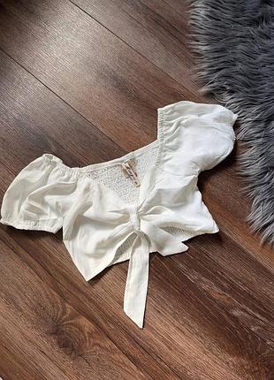 Стильный белоснежный топ с бантиком