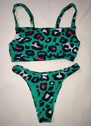 Купальник с модным принтом