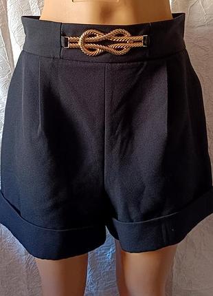 Стильні чорні шорти з принтом/пряжка/ river island