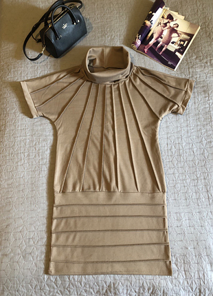 Стильное, нюдовое трикотажное платье, р. m-l, отличное состояние, стиль crea concept