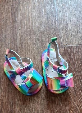 Босоніжки сандаліки