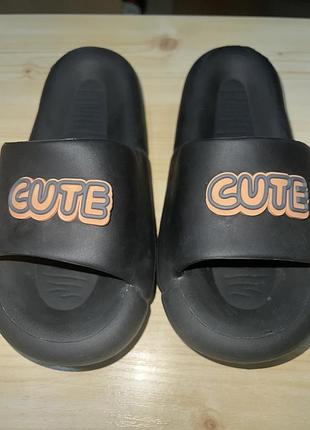 Шльопанці пінка