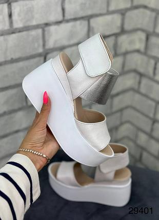 Босоніжки на танкетці натуральна шкіра