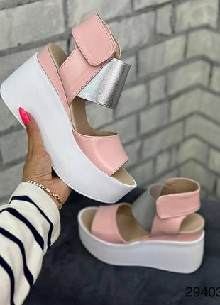 Босоніжки на танкетці натуральна шкіра