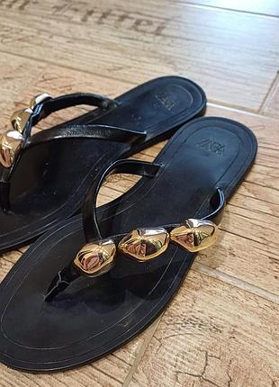 Босоніжки zara