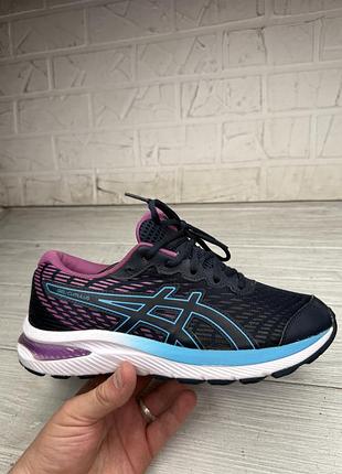Женские беговые кроссовки asics gel Ronnie 38.5-39