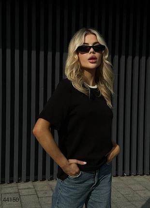 Хлопковая женская футболка с акцентным воротником черная