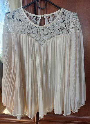 Блузка цвета айвори