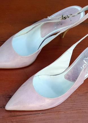 Босоножки пудрового цвета