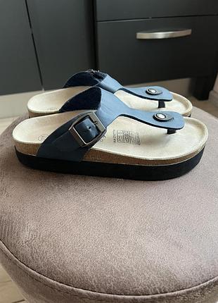 Класні модні шльопанці на танкетці! розмір 37