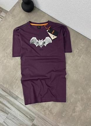 Оригінальна футболка boss purple bat logo