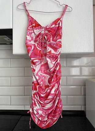 Жіноча сукня на бретелях