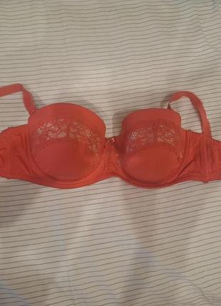 Бюстгалтер женский.