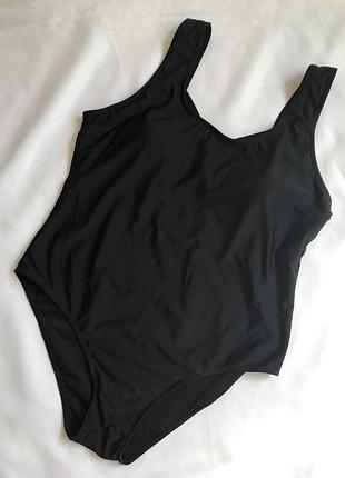 Суцільний купальник