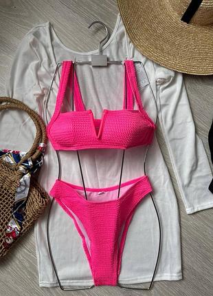 Купальник з v вирізом