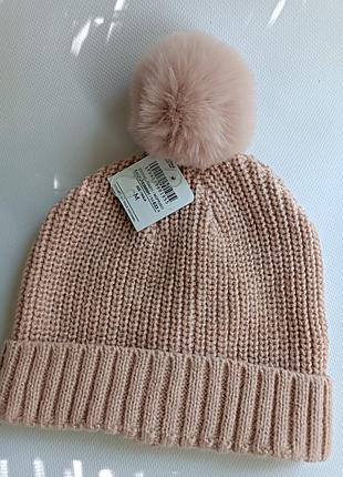 Красивая розовая детская шапка