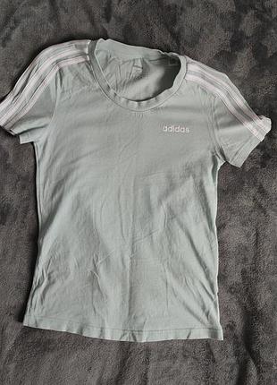 Женская футболка adidas мятного цвета