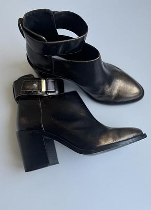 Чоботи other stories