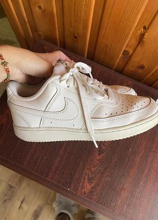 Кросівки-найк,як нові