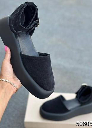 Закрытые босоножки натуральная замша