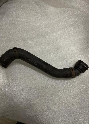 Патрубок системи охолодження	1j0122101b	vw гольф 4 1.9тд,1.6i