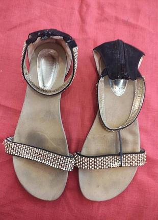 Босоножки элегантные