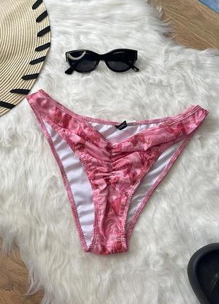 Низ від купальнику рожевий з метеликами prettylittlething розмір 36