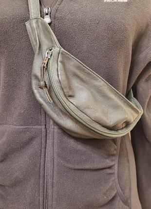 Сумкп-бананка.