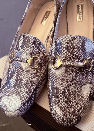 Женская обувь - лоферы